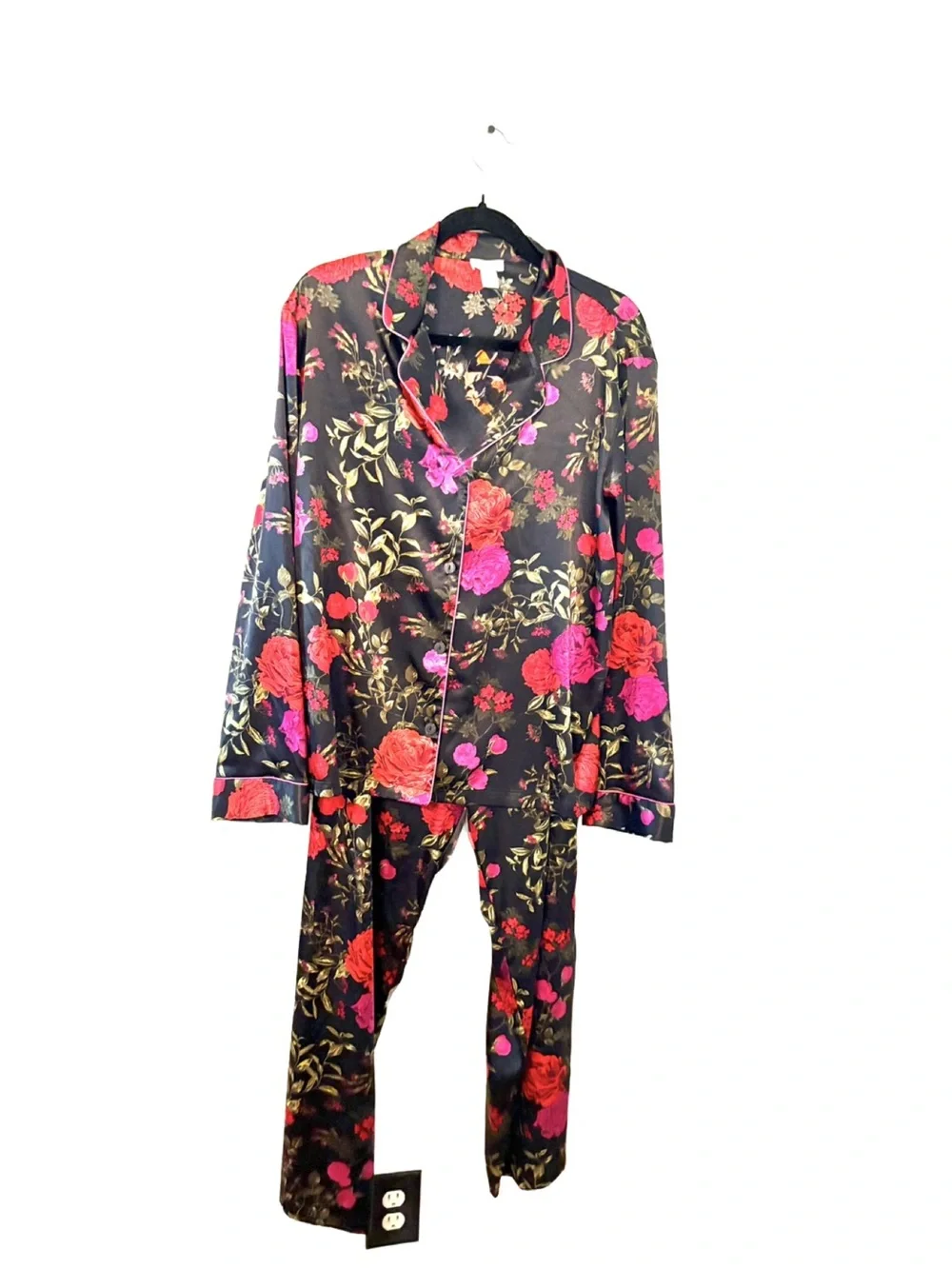 Ambrielle Black Floral Satin Pajama Set with Red & Pink Roses